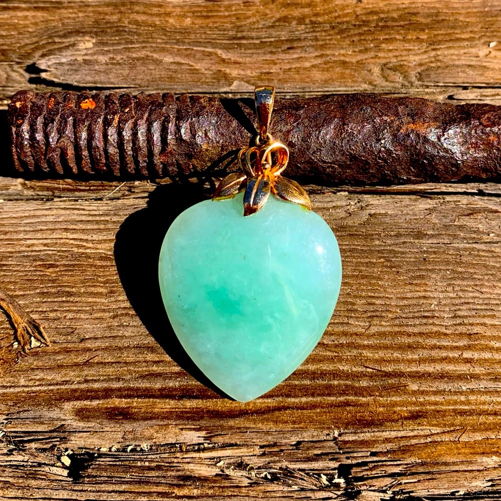 14k Gold Jade Heart Pendant